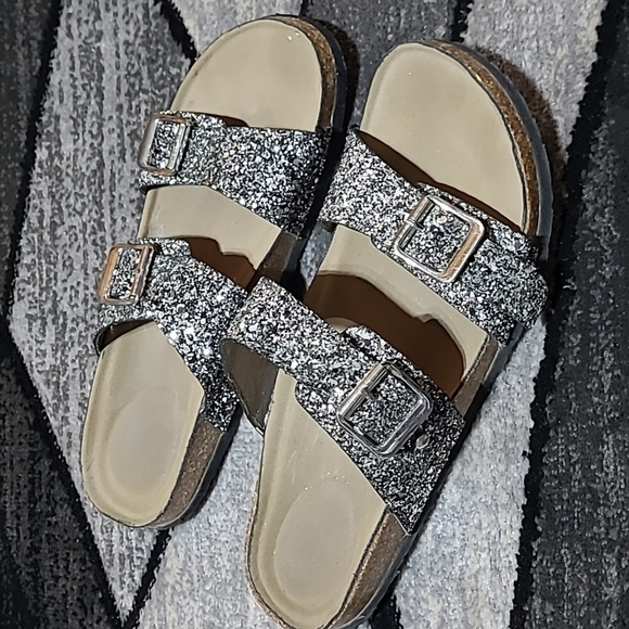 GLITTER SHINE SEQUINS DOUBLE STRAPS BUCKLE SANDALS - Picture 9 of 10